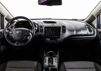 Подержанный автомобиль Kia Cerato Sedan 2017 года (10 фото)
