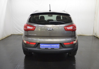 Подержанный автомобиль Kia Sportage 2013 года (6 фото)