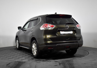 Подержанный автомобиль Nissan X-Trail 2018 года (7 фото)