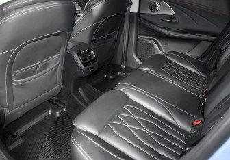 Подержанный автомобиль Chery Arrizo 8 2023 года (15 фото)