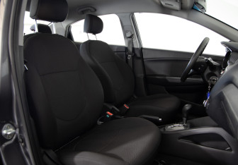 Подержанный автомобиль Kia Rio Sedan 2012 года (18 фото)