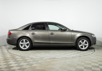 Подержанный автомобиль Audi A4 Sedan 2015 года (4 фото)