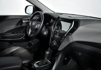 Подержанный автомобиль Hyundai Santa Fe 2016 года (13 фото)