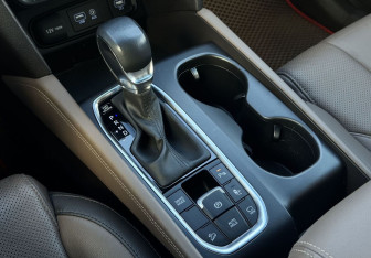 Подержанный автомобиль Hyundai Santa Fe 2019 года (18 фото)