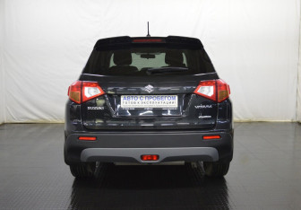 Подержанный автомобиль Suzuki Vitara 2018 года (6 фото)