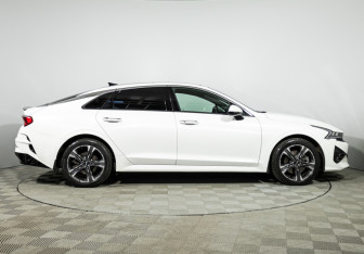 Подержанный автомобиль Kia K5 2020 года (4 фото)