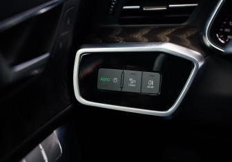 Подержанный автомобиль Audi A6 Sedan 2020 года (25 фото)