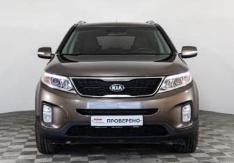 Подержанный автомобиль Kia Sorento 2013 года (20 фото)