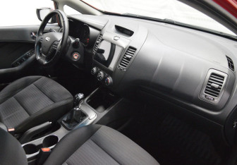 Подержанный автомобиль Kia Cerato Sedan 2014 года (12 фото)