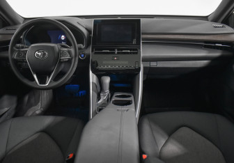 Подержанный автомобиль Toyota Avalon 2022 года (13 фото)