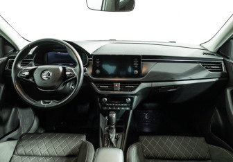 Подержанный автомобиль Skoda Rapid Liftback 2021 года (13 фото)