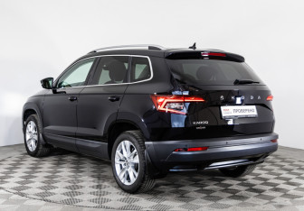 Подержанный автомобиль Skoda Karoq 2021 года (7 фото)