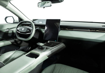 Подержанный автомобиль Changan Lamore 2023 года (9 фото)