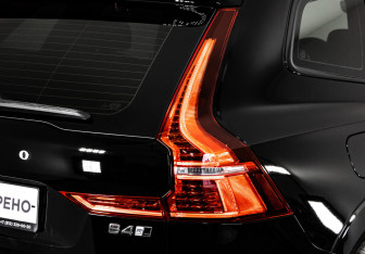 Подержанный автомобиль Volvo XC60 2019 года (11 фото)