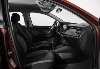 Подержанный автомобиль Skoda Rapid Liftback 2021 года (22 фото)