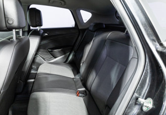 Подержанный автомобиль Opel Astra Hatchback 2012 года (10 фото)