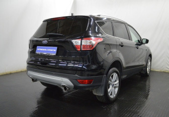 Подержанный автомобиль Ford Kuga 2019 года (5 фото)