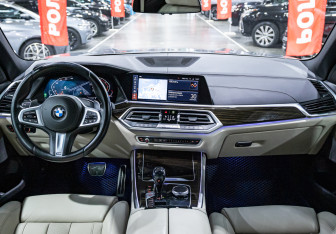 Подержанный автомобиль BMW X5 2019 года (34 фото)