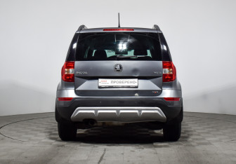 Подержанный автомобиль Skoda Yeti 2015 года (6 фото)