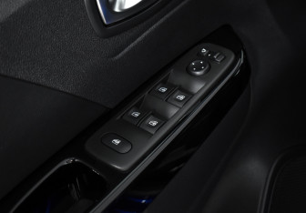 Подержанный автомобиль Renault Kaptur 2021 года (10 фото)