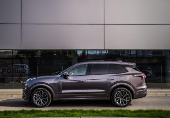 Подержанный автомобиль Lynk&Co 09 2023 года (9 фото)