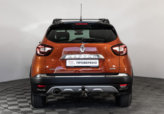Подержанный автомобиль Renault Kaptur 2016 года (5 фото)