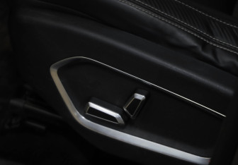 Подержанный автомобиль Geely Atlas Pro 2023 года (25 фото)