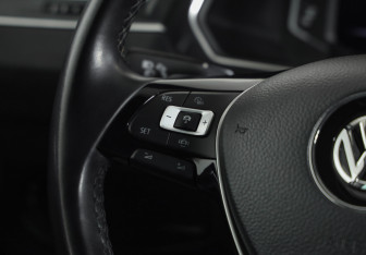 Подержанный автомобиль Volkswagen Tiguan 2019 года (12 фото)
