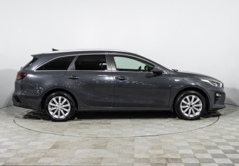 Подержанный автомобиль Kia Ceed Wagon 2019 года (4 фото)