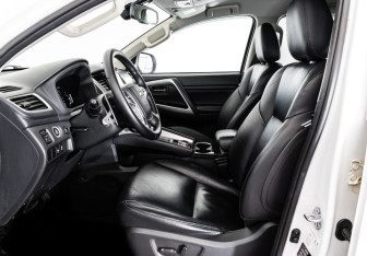 Подержанный автомобиль Mitsubishi Pajero Sport 2021 года (20 фото)