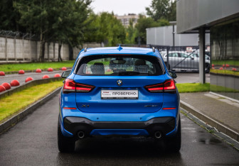 Подержанный автомобиль BMW X1 2021 года (7 фото)