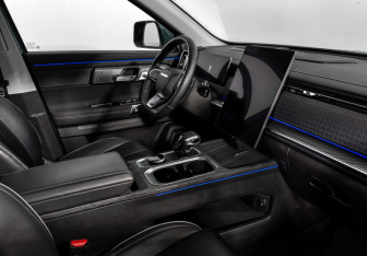 Подержанный автомобиль Jaecoo J7 2023 года (14 фото)