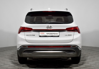 Подержанный автомобиль Hyundai Santa Fe 2022 года (6 фото)