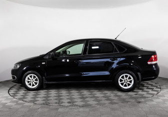 Подержанный автомобиль Volkswagen Polo Sedan 2012 года (8 фото)