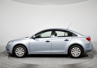Подержанный автомобиль Chevrolet Cruze Sedan 2012 года (8 фото)