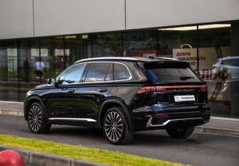 Подержанный автомобиль Geely Monjaro 2025 года (8 фото)