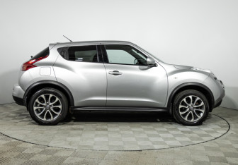 Подержанный автомобиль Nissan Juke 2013 года (4 фото)