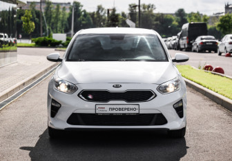Подержанный автомобиль Kia Ceed Hatchback 2018 года (4 фото)