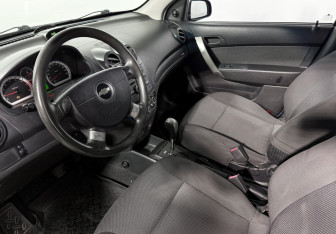 Подержанный автомобиль Chevrolet Aveo Sedan 2007 года (9 фото)