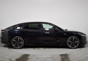 Подержанный автомобиль Voyah Passion 2023 года (4 фото)