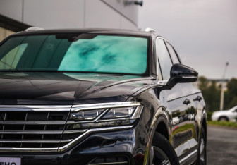 Подержанный автомобиль Volkswagen Touareg 2020 года (2 фото)