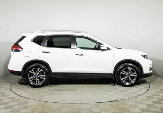 Подержанный автомобиль Nissan X-Trail 2020 года (4 фото)