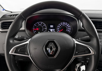 Подержанный автомобиль Renault Arkana 2019 года (19 фото)