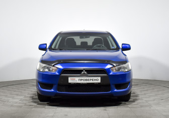 Подержанный автомобиль Mitsubishi Lancer Sedan 2010 года (2 фото)