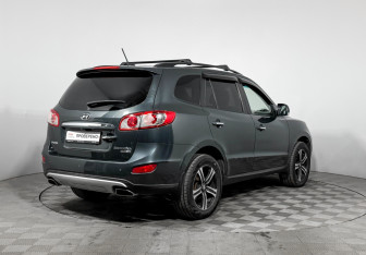 Подержанный автомобиль Hyundai Santa Fe 2012 года (5 фото)