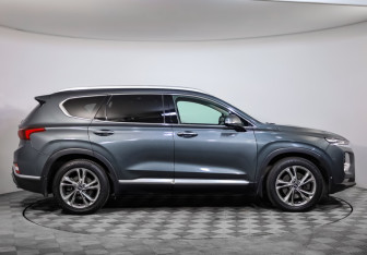 Подержанный автомобиль Hyundai Santa Fe 2018 года (4 фото)