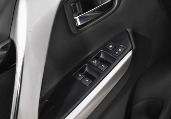 Подержанный автомобиль Mitsubishi Pajero Sport 2017 года (10 фото)