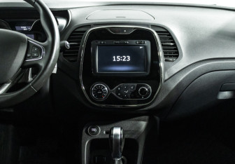 Подержанный автомобиль Renault Kaptur 2019 года (14 фото)