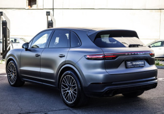 Подержанный автомобиль Porsche Cayenne 2018 года (9 фото)