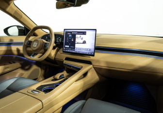 Подержанный автомобиль Zeekr 001 2024 года (9 фото)